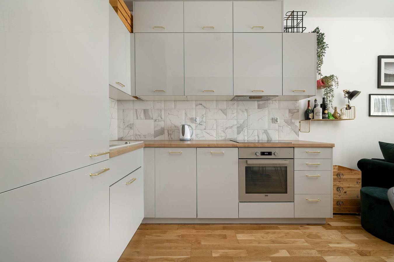 Apartamento entero, Spacious Apartment in Wroclaw with a Desk for Remote Work and a Balcony by Noclegi Renters in Breslavia, Lower Silesia