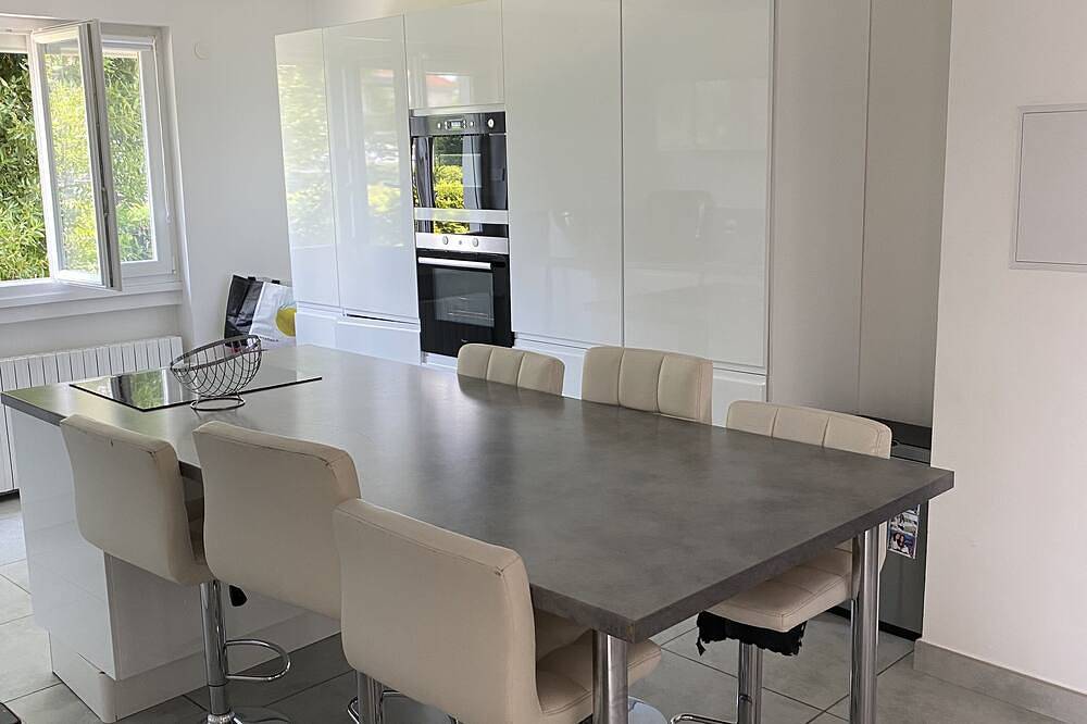 Maison avec terrasse in Vénissieux, Rhône