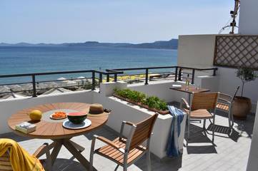 Gîte pour 3 personnes, avec vue et jardin dans Sitía