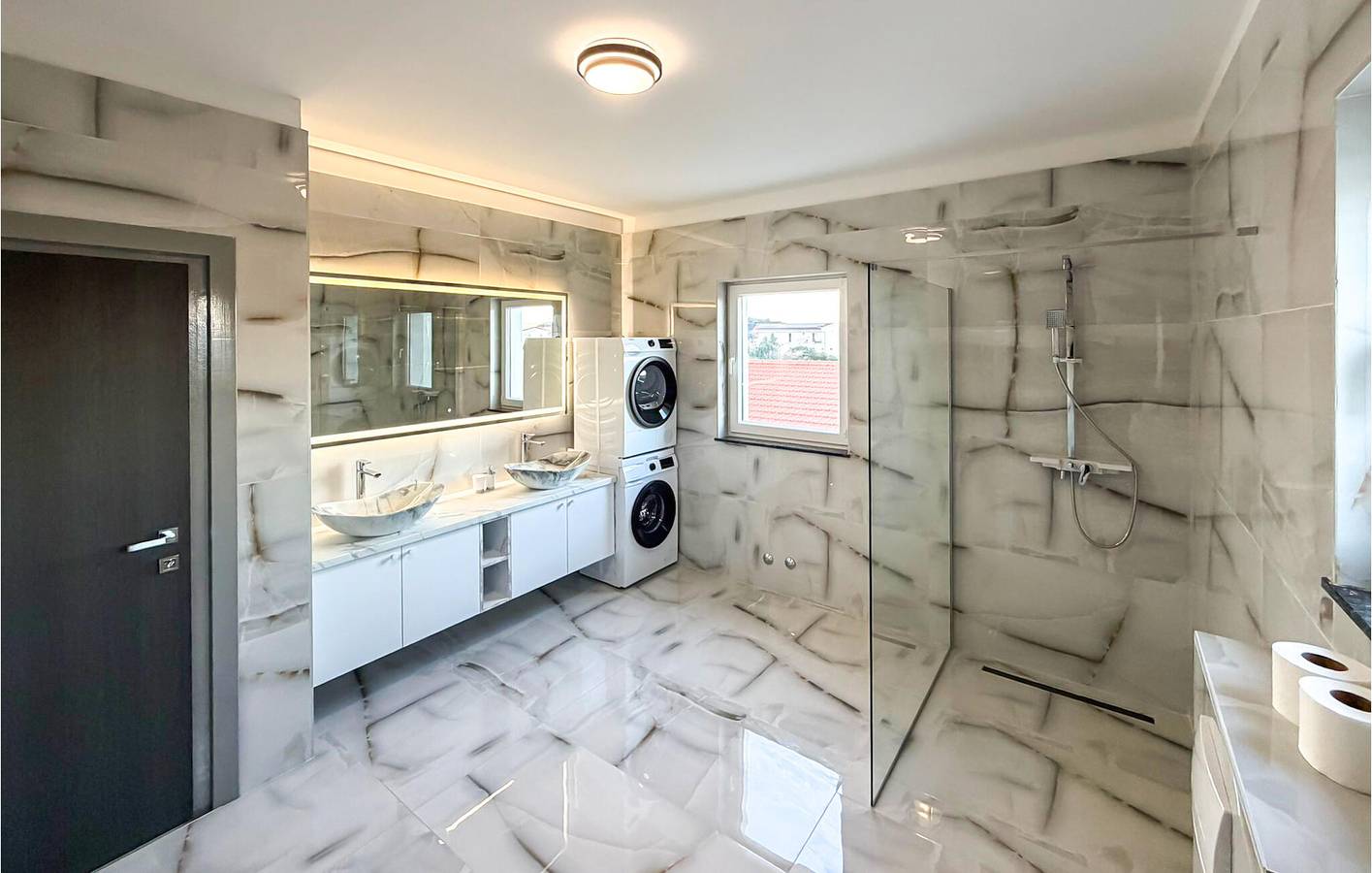 Gemütliche 2-Zimmer-Wohnung mit Terrasse in der Nähe des Flusses Krka und des Prokljansko-Sees in Raslina, Šibenik-Knin