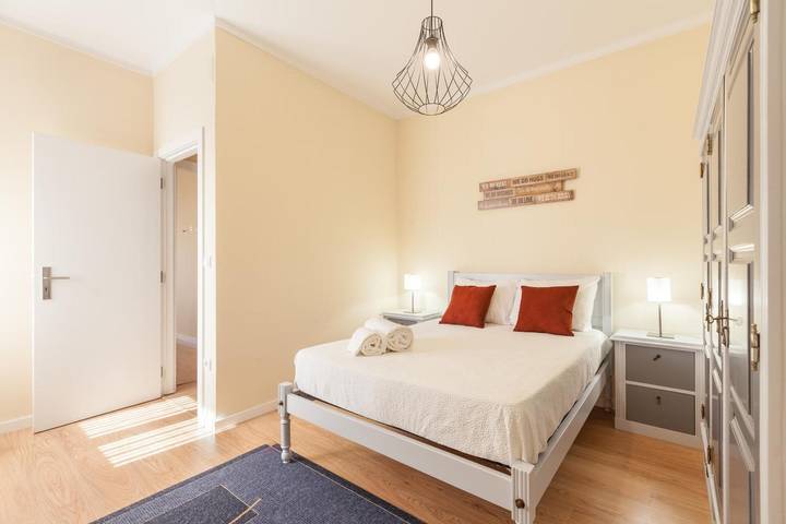Apartamento entero, Apartamento 'Feel At Home - Free Private Parking' con balcón y Wi-Fi in Braga (São Vítor), Distrito de Braga