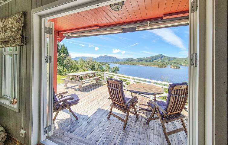 Holiday home for 5 people with garden in Suldal