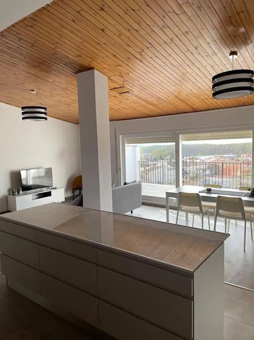 Apartamento de vacaciones para 5 personas, con vistas y terraza - 1