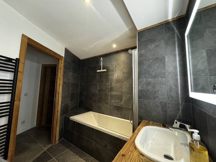 Gîte pour 8 personnes, avec terrasse dans Les Carroz - 4