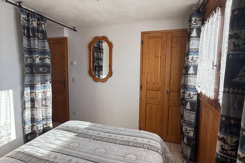 Appartement entier, Face au Mont-Blanc, location au rez-de-chaussée d'un chalet à Passy in Passy, Pays du Mont-Blanc