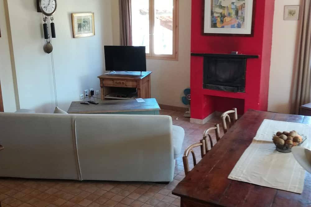 Villa paisible avec piscine ,idéale pour famille à quelques km d'Uzes Gard in Aubussargues, Région de Nîmes