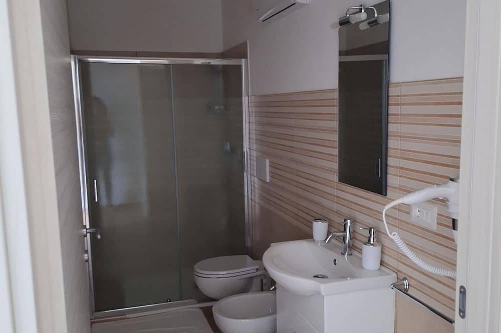 Antonio's Holiday Home located in the city center just a stone's throw from the station in Brindisi, Salento