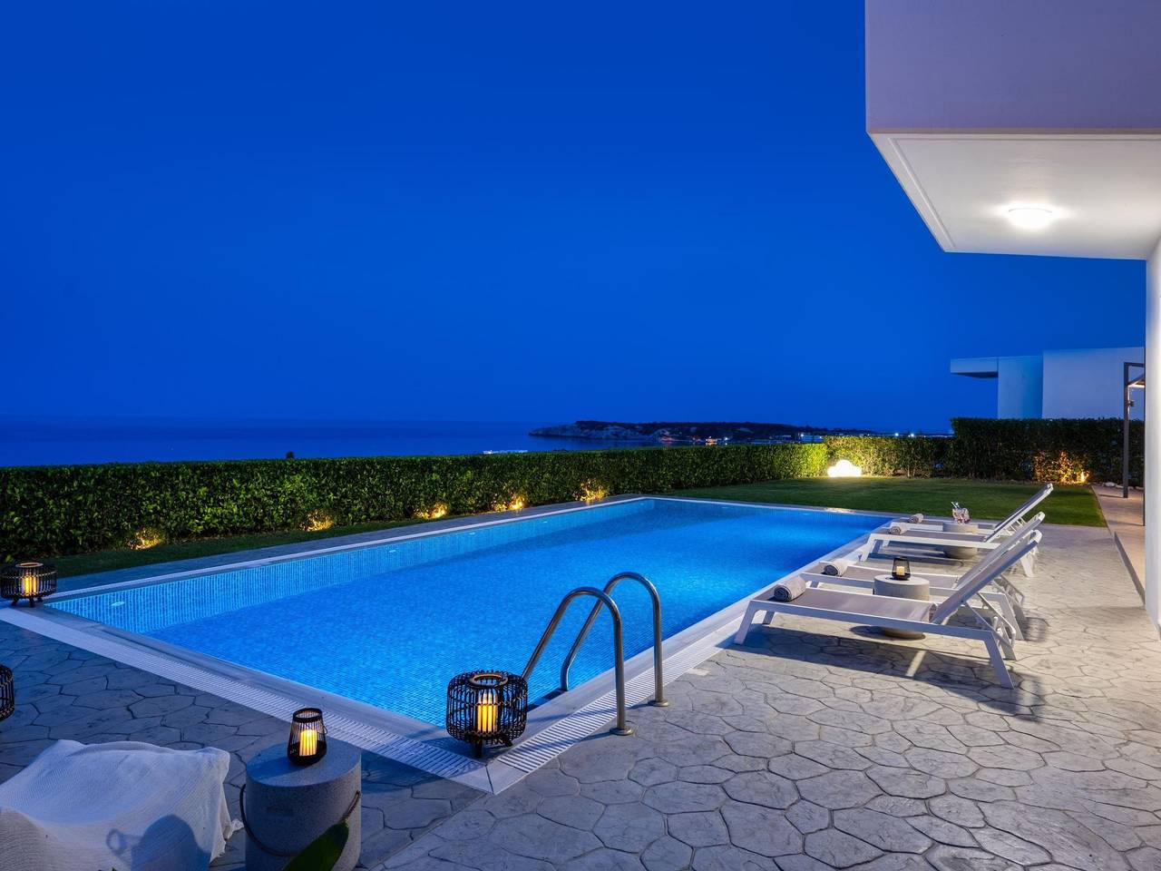 Moderne Villa mit Hügel- und Meerblick in Kolympia, Rhodes