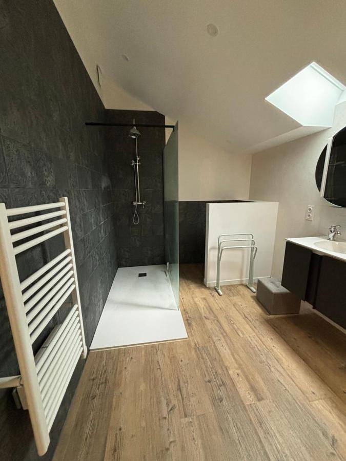 Location de vacances pour 2 personnes, avec jardin ainsi que terrasse et vue, animaux acceptés à Moirans - 2