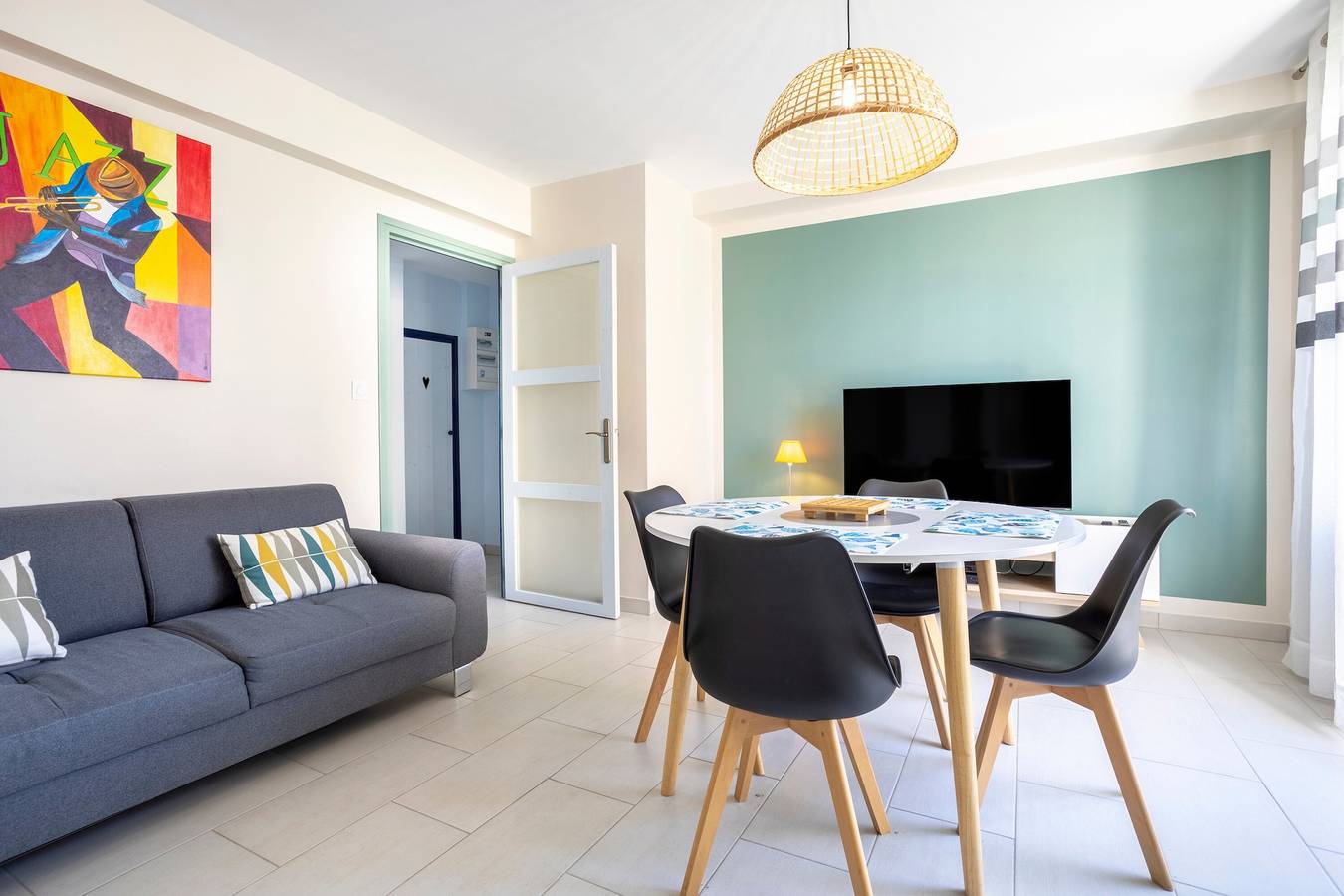 Appartement entier, Appartement résidence la montagne à 300 m de la plage vue sur mer in Audierne, Côte de Cornouaille