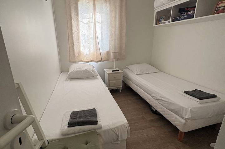 Gîte pour 8 personnes, avec Balcon ainsi que Jardin et Piscine à Lacanau - 3