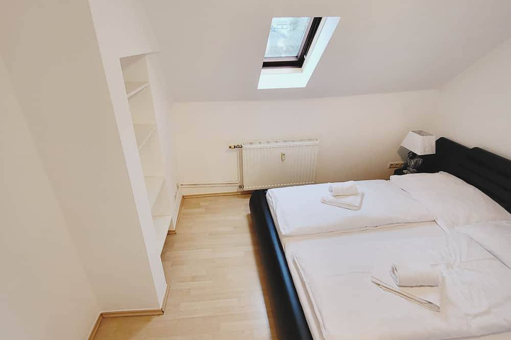 Apartamento entero, A Greek kingdom with fine food in Stockerau, Korneuburg