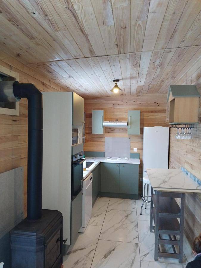 Location de vacances pour 3 personnes, avec vue à Saint-Cirgues-en-Montagne - 4