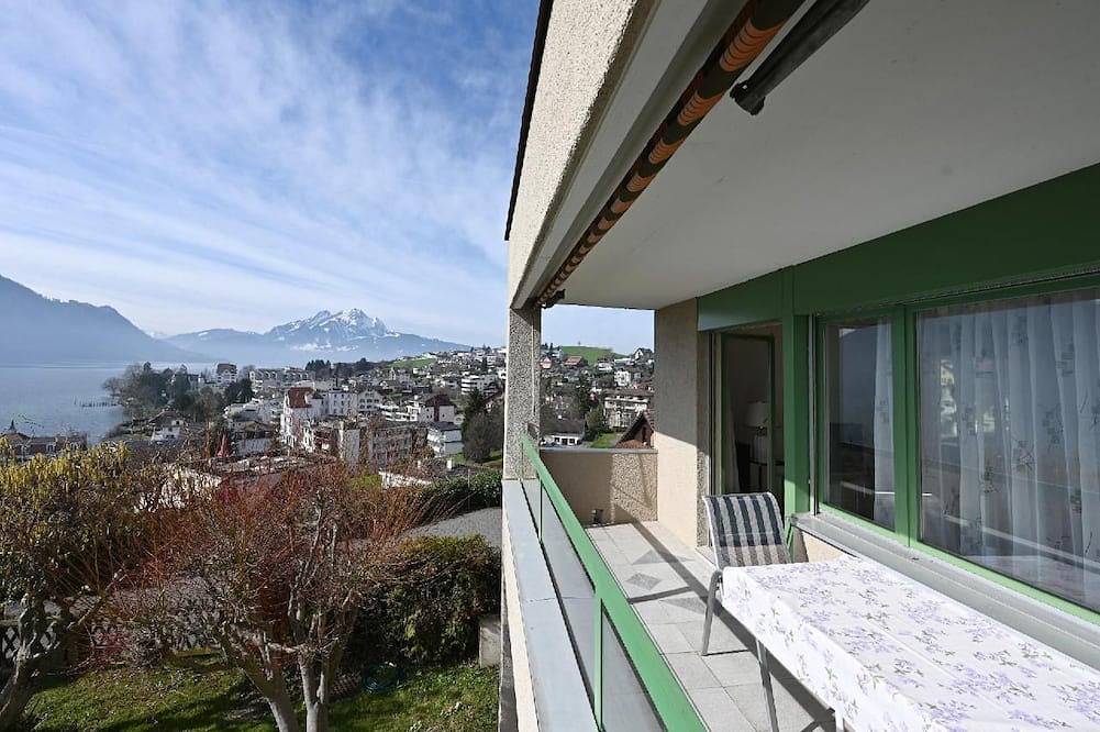 Entire apartment, Holiday apartment Weggis for 1 - 4 persons with 2 bedrooms - Holiday apartment in Weggis, Lake Lucerne