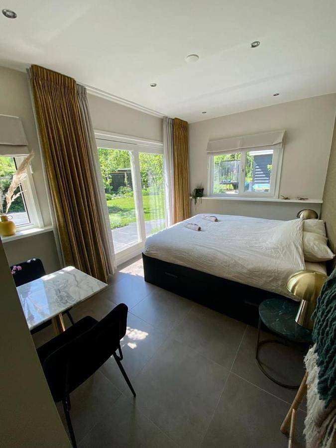 Gîte pour 2 personnes, avec Terrasse ainsi que Jardin et Vue à Heerenveen