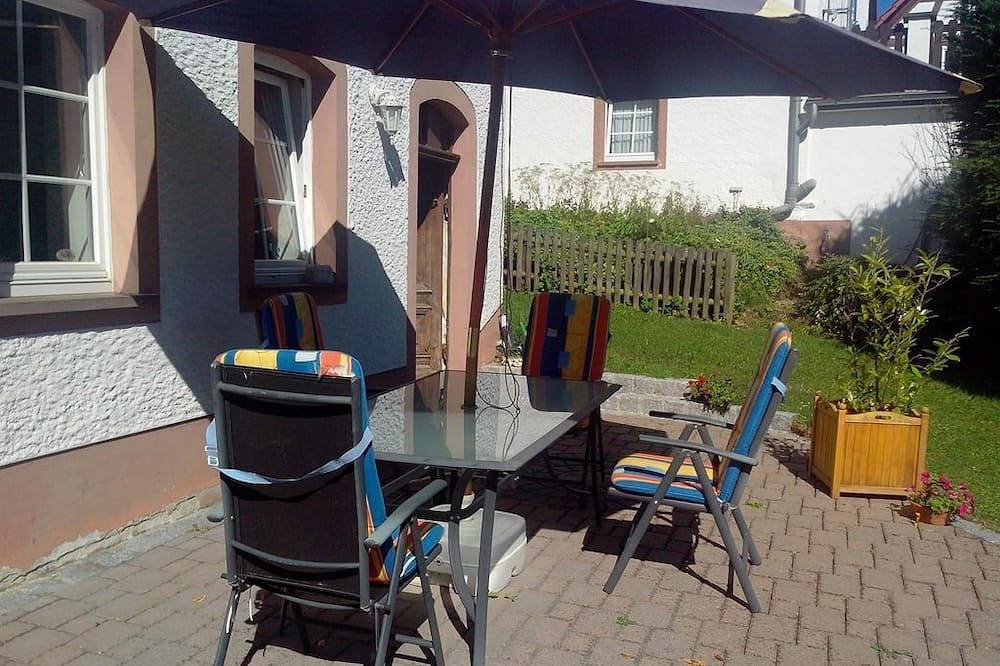 Ganze Wohnung, Ferienwohnung Alte Scheune - 2-Bett-Ferienwohnung - Nichtraucher - in Üxheim, Vulkaneifel