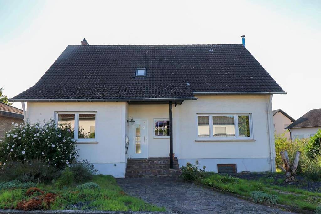 Five-Bedroom House in Rehlingen-Siersburg, Saargau