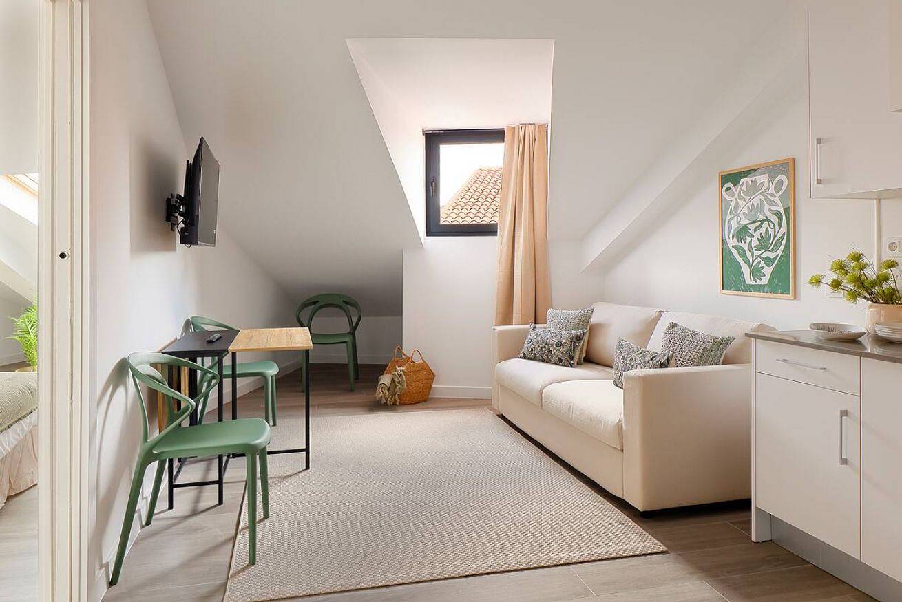 Ganze Wohnung, Cozy Apartment with Wi-Fi, Washer & Dishwasher in Oviedo, Cordillera Cantábrica