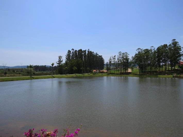 Casas e apartamentos de temporada para 12 pessoas, com vista para o lago e piscina e ainda vista and jardim, com animais de estimação em Pardinho
