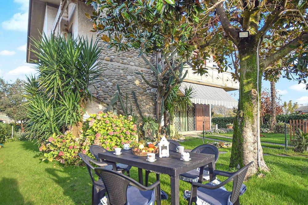 Geheel appartement, Mooi appartement in Capezzano Pianore in Camaiore, Italiaanse Rivièra