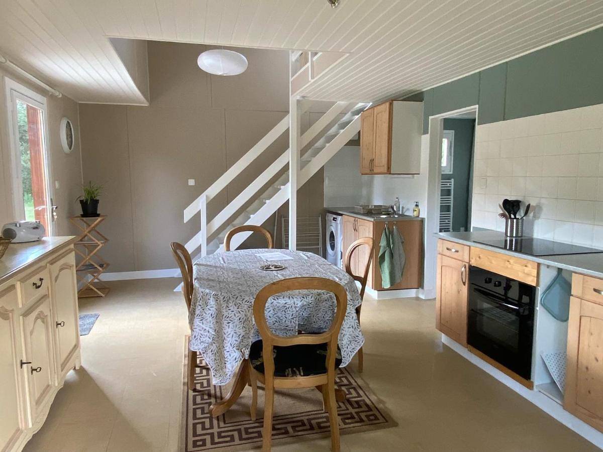 Two-Bedroom Chalet in Folles, Région de Bellac