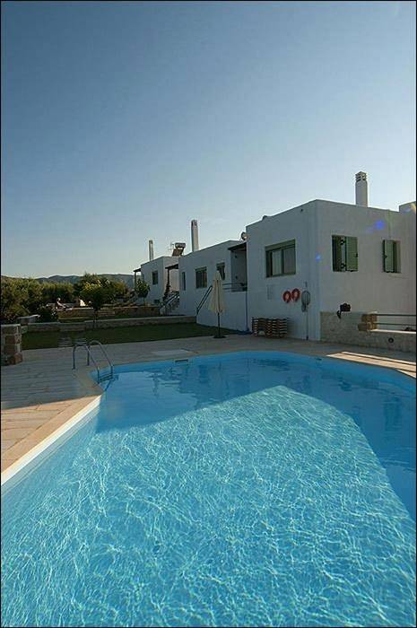 Location de vacances pour 5 personnes, avec jardin ainsi que piscine et vue dans Palekastron - 3