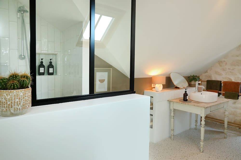 Double room with private bathroom in Senlis, Río Oise