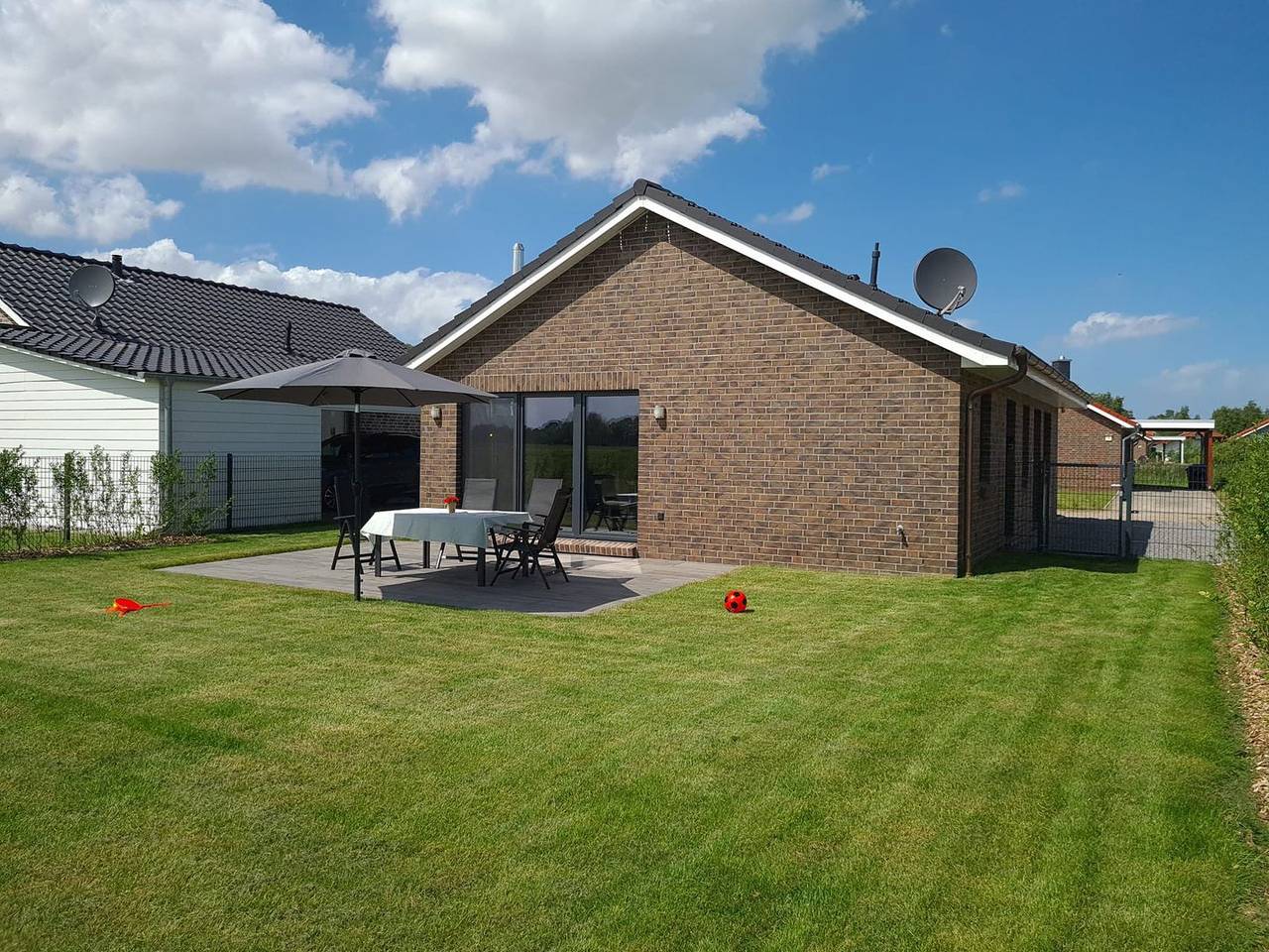 Haus Watt´n Blick – hundefreundliches Ferienhaus mit Weitblick in Sehestedt (Jade), Jade