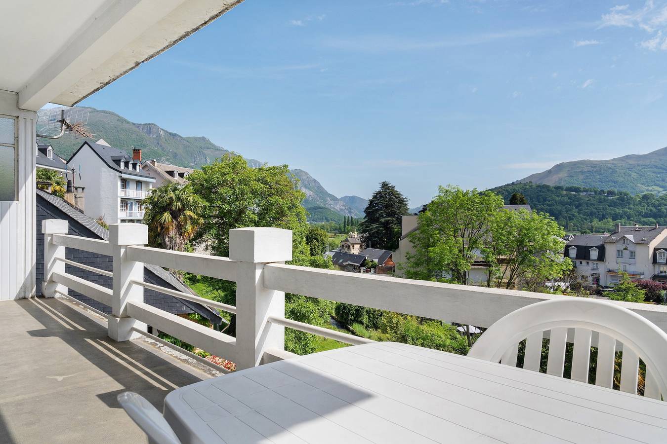 Ganze Wohnung, Apartment 'Hautacam' mit Bergblick, Balkon und Wlan in Argelès-Gazost, Französische Pyrenäen
