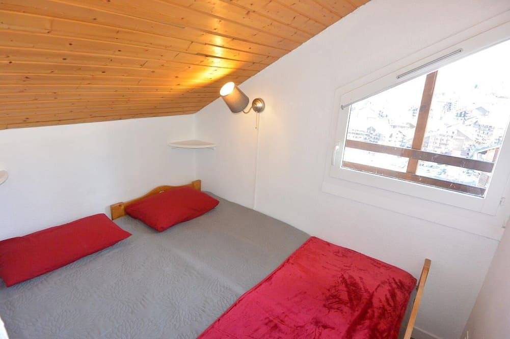 Ganze Wohnung, Risoul 4 bedroom duplex sleeps 11, at the foot of the slopes, summer winter in Station de Risoul, Risoul