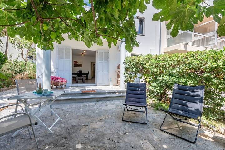 Gîte pour 4 personnes, avec terrasse dans Port De La Pointe Croisette