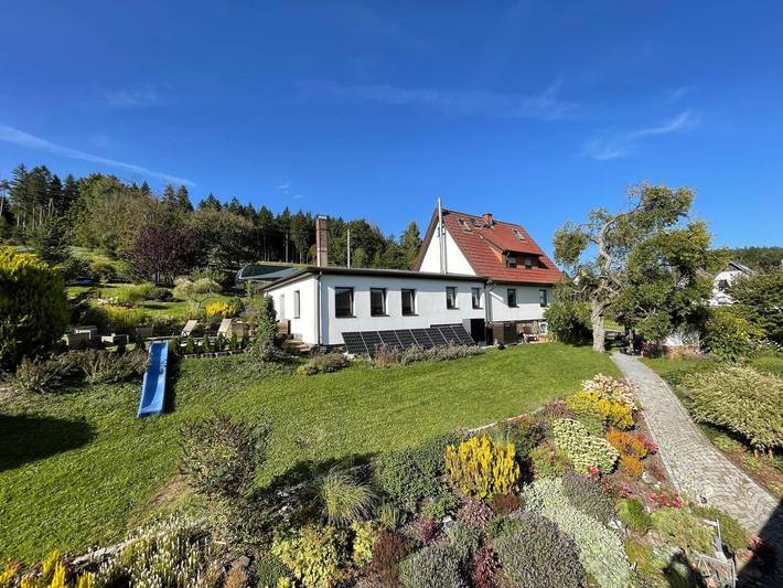 Ferienwohnung für 4 Personen, mit Terrasse und Ausblick in Klingenthal