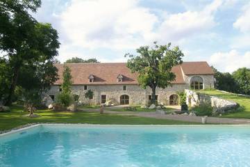 Cottage pour 2 personnes, avec jardin et piscine à Espédaillac