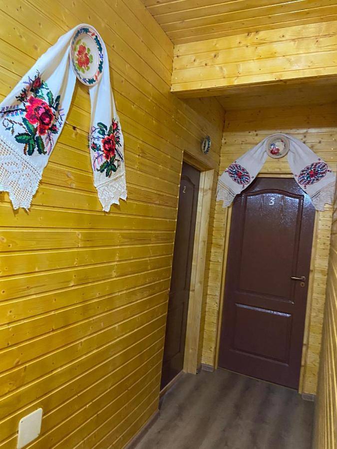 Gîte pour 3 personnes, avec vue sur le lac et jardin ainsi que piscine et vue, adapté aux familles dans Breb - 3