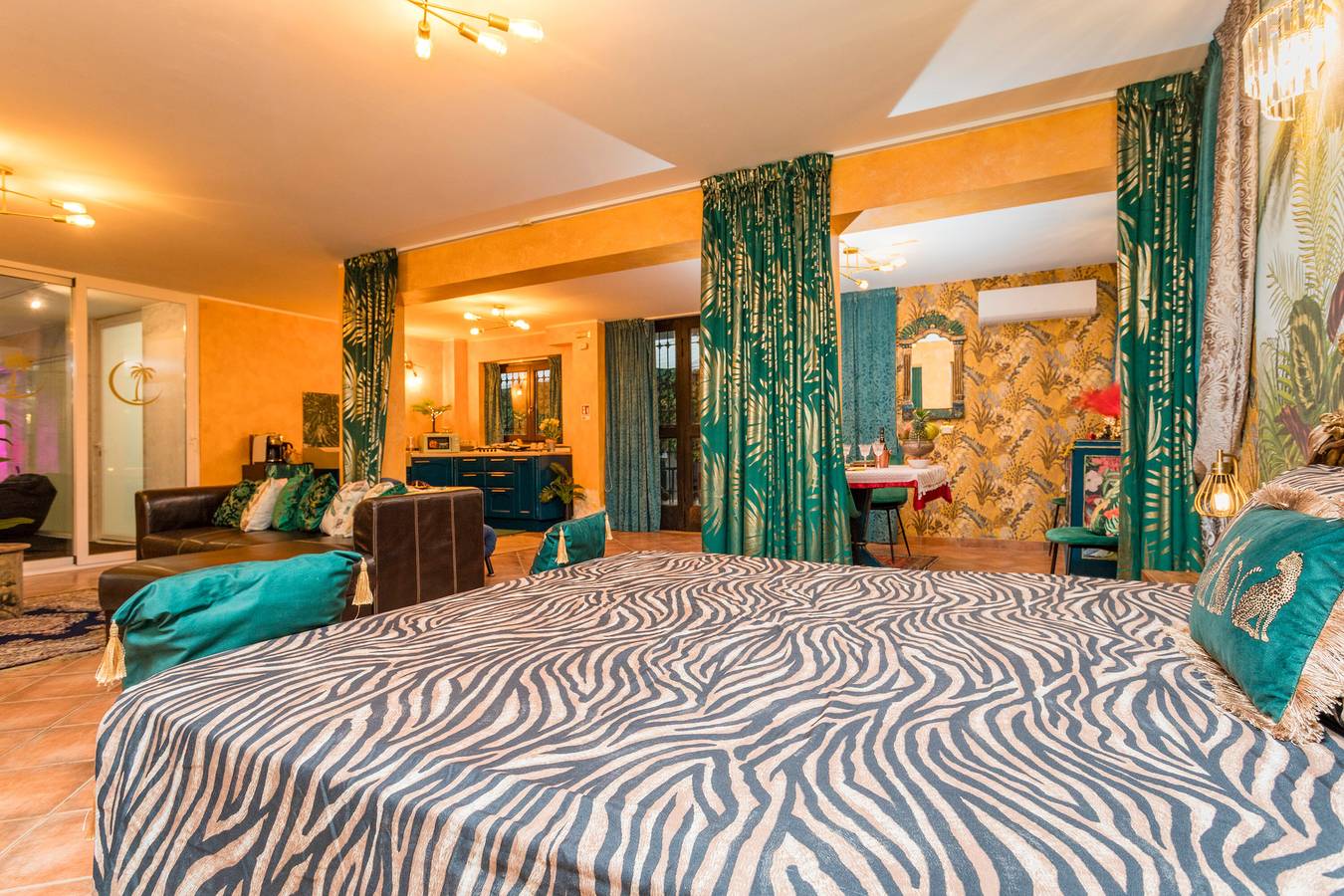 Villa 'Dell Etna Excelsior Suite' con Vista Montagna, Wi-Fi e Aria Condizionata in Trecastagni, Etna