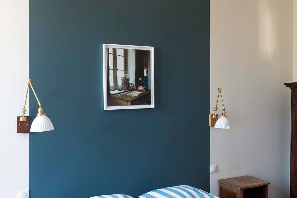 Elegant Provencal country house with vast wooded grounds and exceptional swimming pool in Trets, Aix-en-Provence region