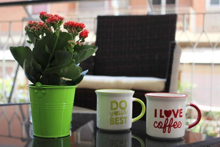 Entire apartment, Apartment 'Tripla Con Balcone' with Balcony, Wi-Fi and Air Conditioning in Rome, Rome Province