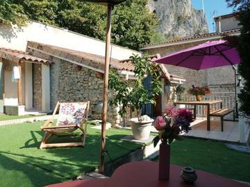 Maison d’hôte pour 2 personnes, avec jardin ainsi que vue et terrasse à Barbières