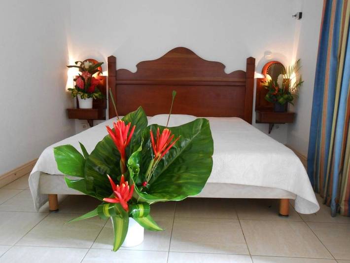 Gîte pour 3 personnes, avec vue ainsi que jardin et piscine dans Anse Caritan - 2