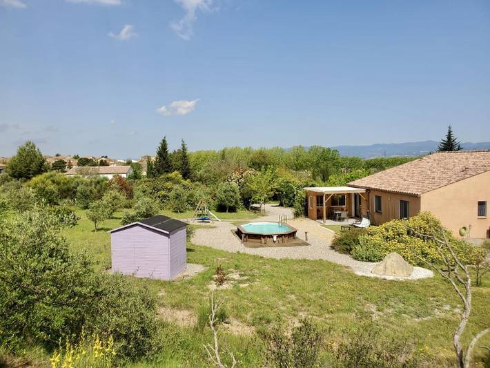 Gîte pour 6 personnes, avec Terrasse ainsi que Jardin et Piscine