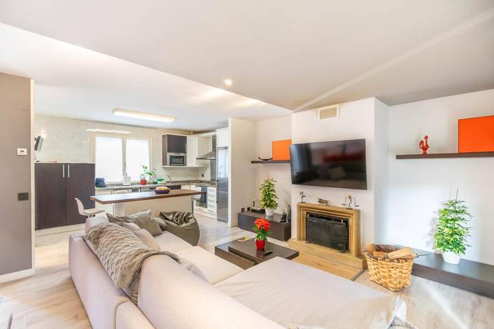 Casa de vacaciones para 8 personas, con terraza además de jardín y jacuzzi en Pirineo Navarro - 3