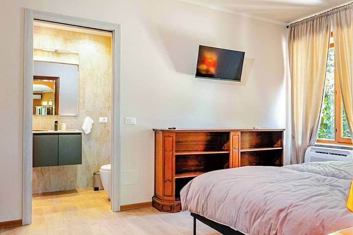 A cozy luxury villa surrounded by greenery, featuring spacious, breathtaking terraces in Pasiano di Pordenone, Pordenone Provinz