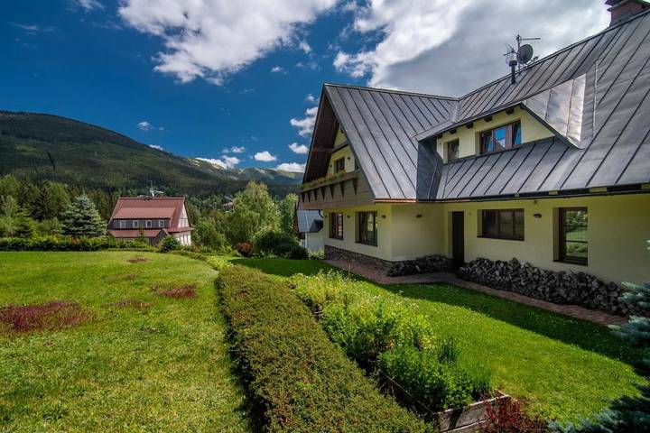 Ferienhaus für 3 Personen, mit Terrasse und Garten sowie Ausblick in Spindlermühle