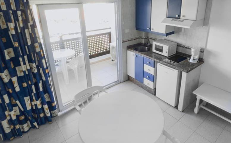 Appart’hôtel pour 2 personnes, avec balcon et piscine