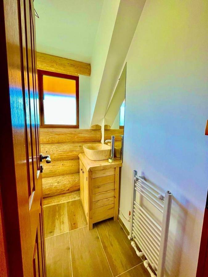 Maison d’hôte pour 10 personnes, avec Jacuzzi ainsi que Terrasse et Jardin en Roumanie