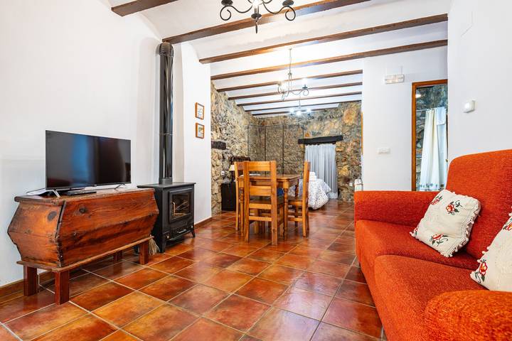 Apartamento entero, Apartamento 'Loft Cuco' con vistas a la montaña y Wi-Fi in Puebla de Benifasar, Massis dels Ports