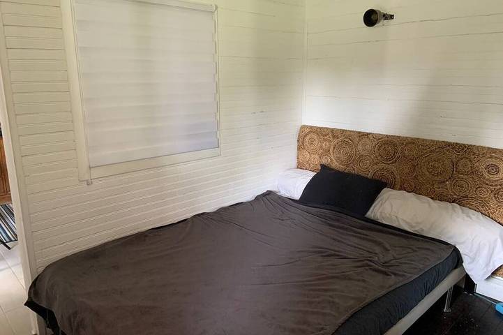 Gîte pour 2 personnes, avec terrasse ainsi que jardin et piscine à La Garde - 2