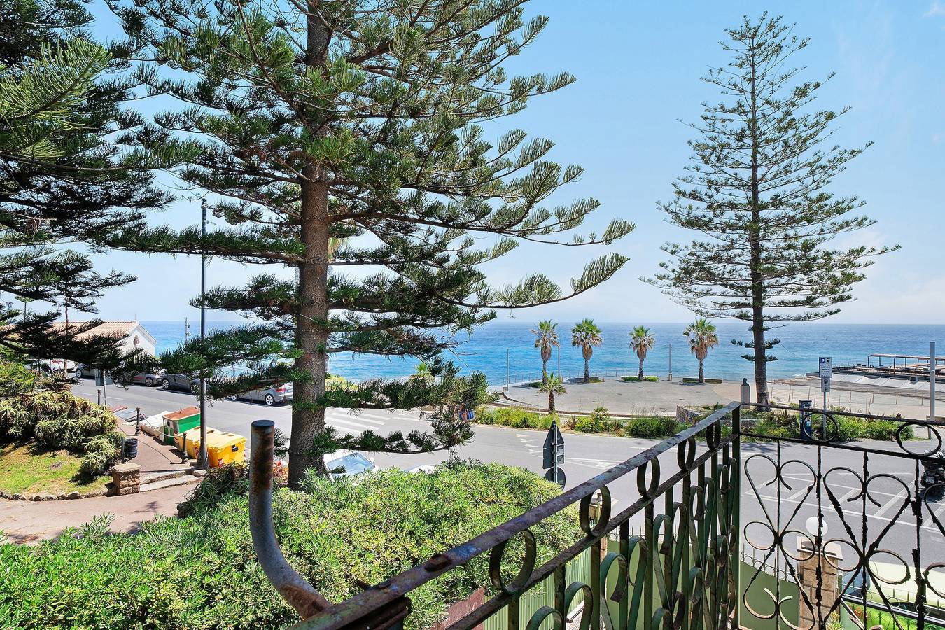 Villa 'Capriccio' con Vista al Mar, Terraza Privada y Jardín Privado in Bordighera, Riviera di Ponente