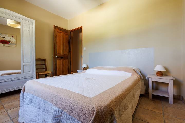 Location de vacances pour 6 personnes, avec piscine ainsi que terrasse et jardin dans Drôme provençale - 4