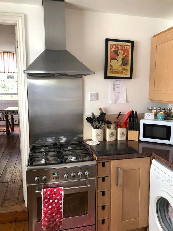 Entire apartment, 3 Bedroom 2 Bathrooms Apartment in Central Penzance in Penzance, Cornwall